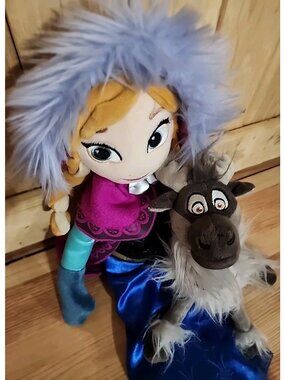 Disney Anna Plush Doll Frozen Stuffed Toy Hooded Fur Cape 20” & SVEN Reindeer